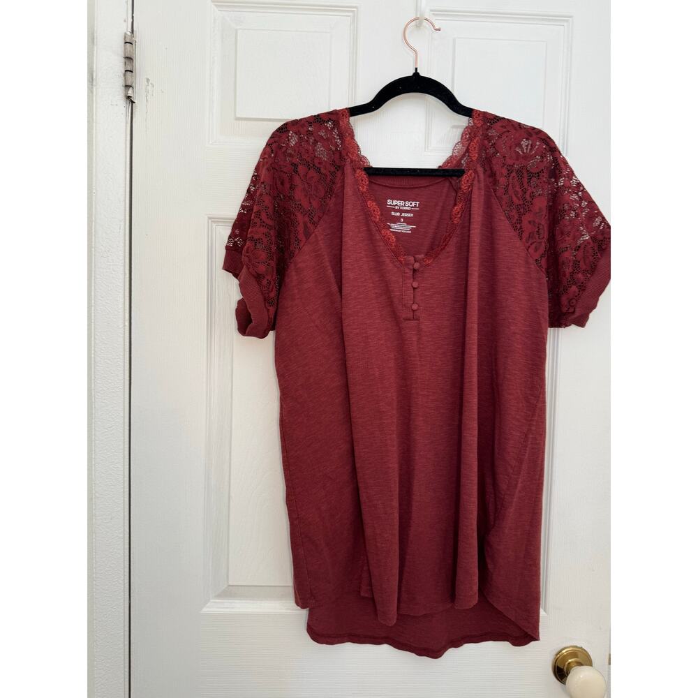 Torrid Super Soft Lace Sleeve Henley Top – Size 3